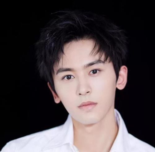 张哲瀚 吃瓜,娱乐圈“吃瓜”事件背后的真相揭秘